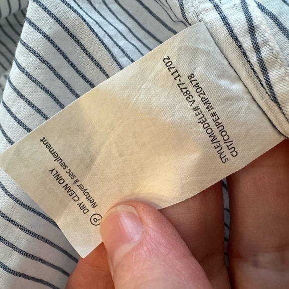 Vince Blue/White Pinstripe Classic V-Neck Cotton Pullover Blouse / Small - Picture 10 of 12